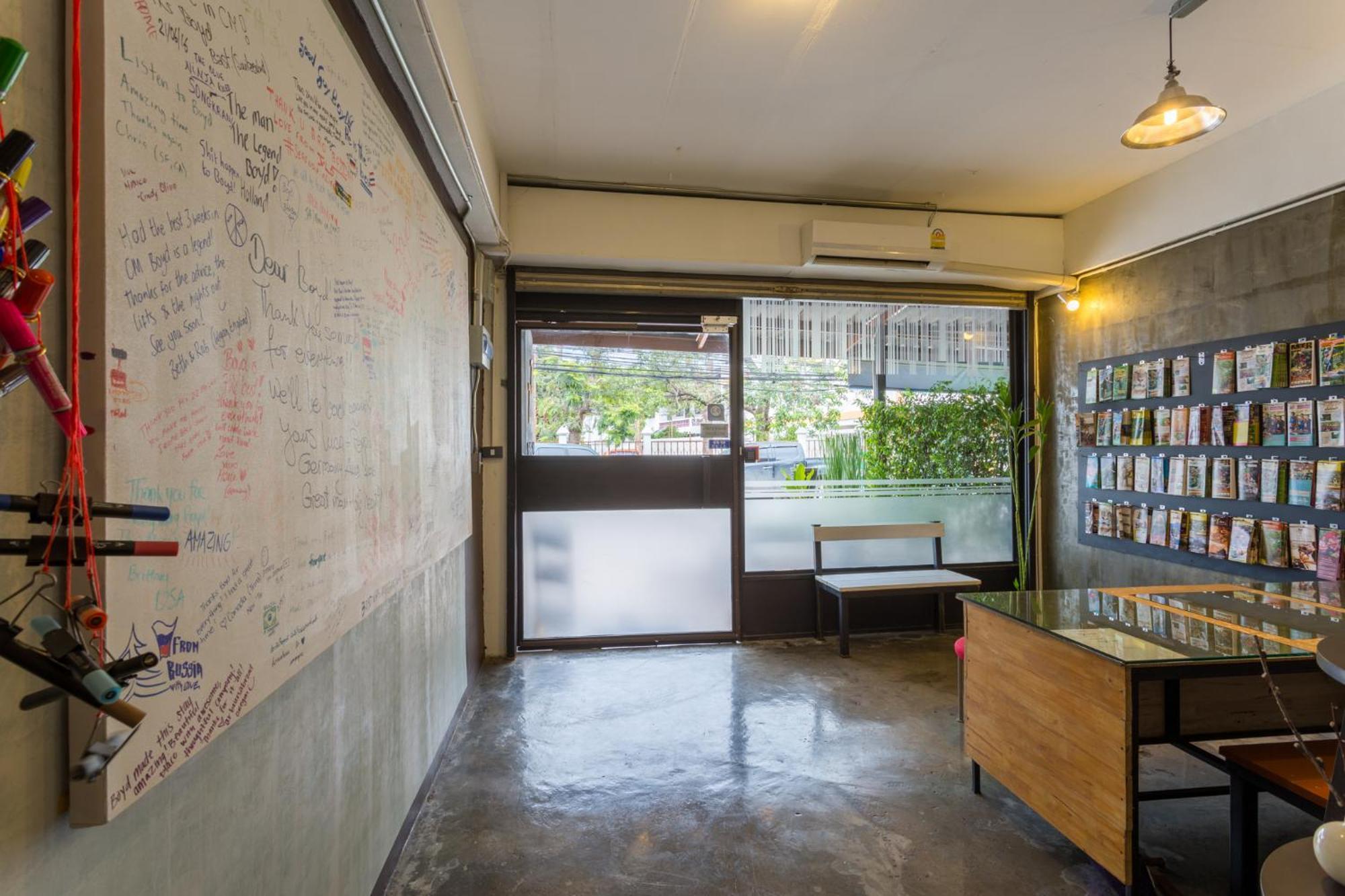 Zz Hostel Chiang Mai Buitenkant foto